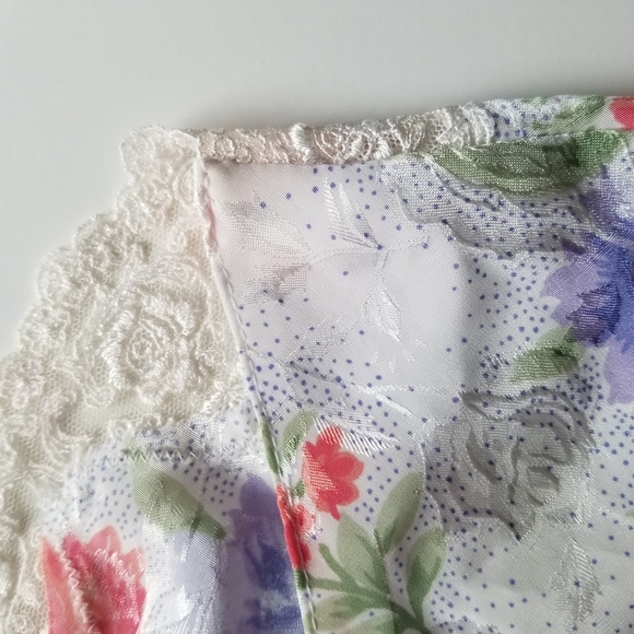 Silk and Satin Vintage cami - Picture 2 of 15